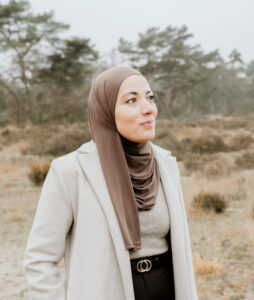 Naziha, gecertificeerd leiderschapscoach en oprichtster van Lead & Inspire