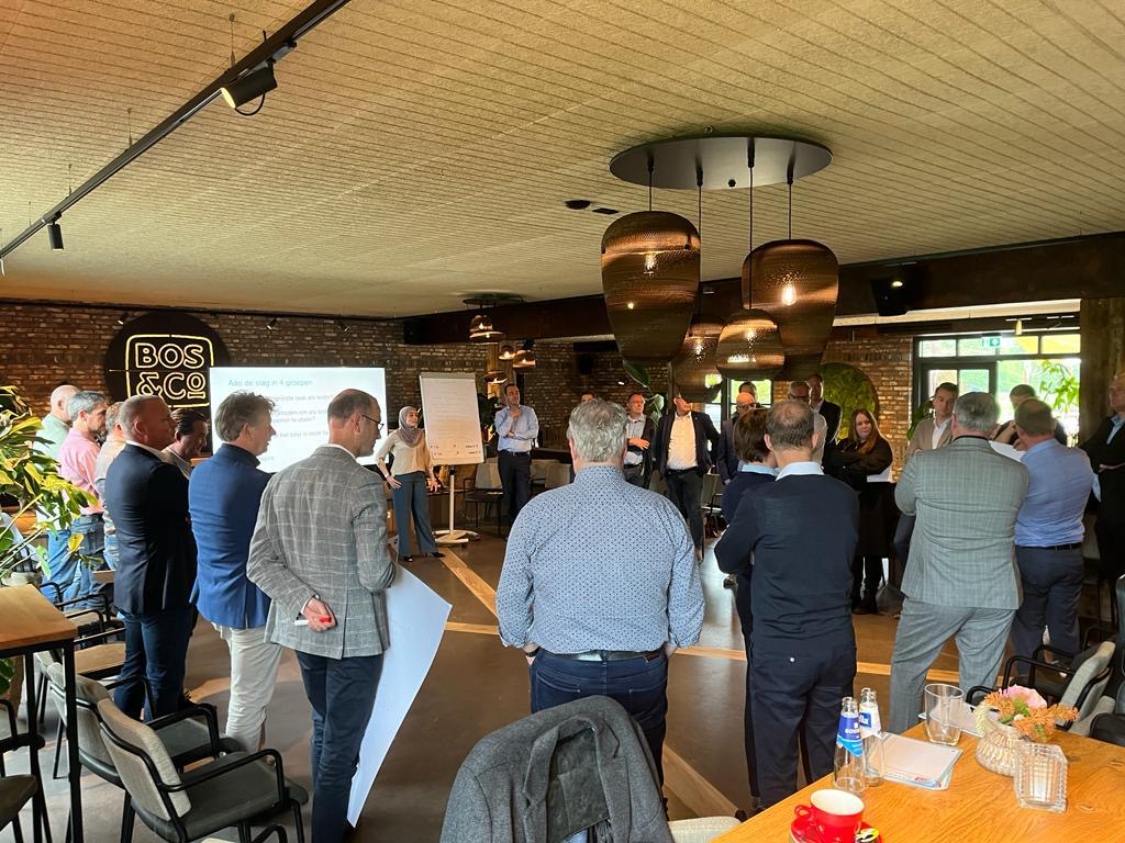 Leiderschapstraining in groep — begeleiding voor leiders en teams bij Lead & Inspire